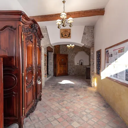 Dans L'eglise Du Couvent Apartment